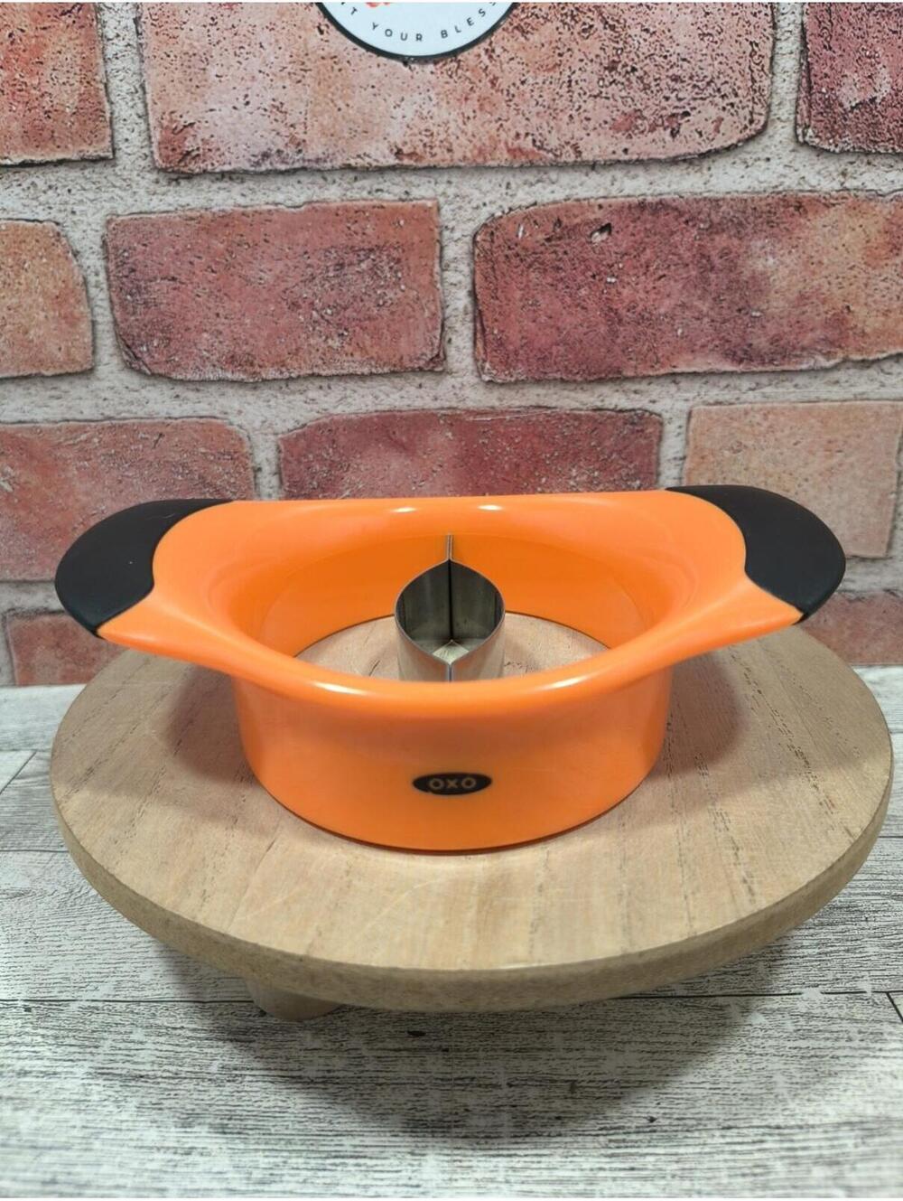 OXO Good Grips Mango Slicer Splitter Corer Orange Silicone Handles Cutting Tool